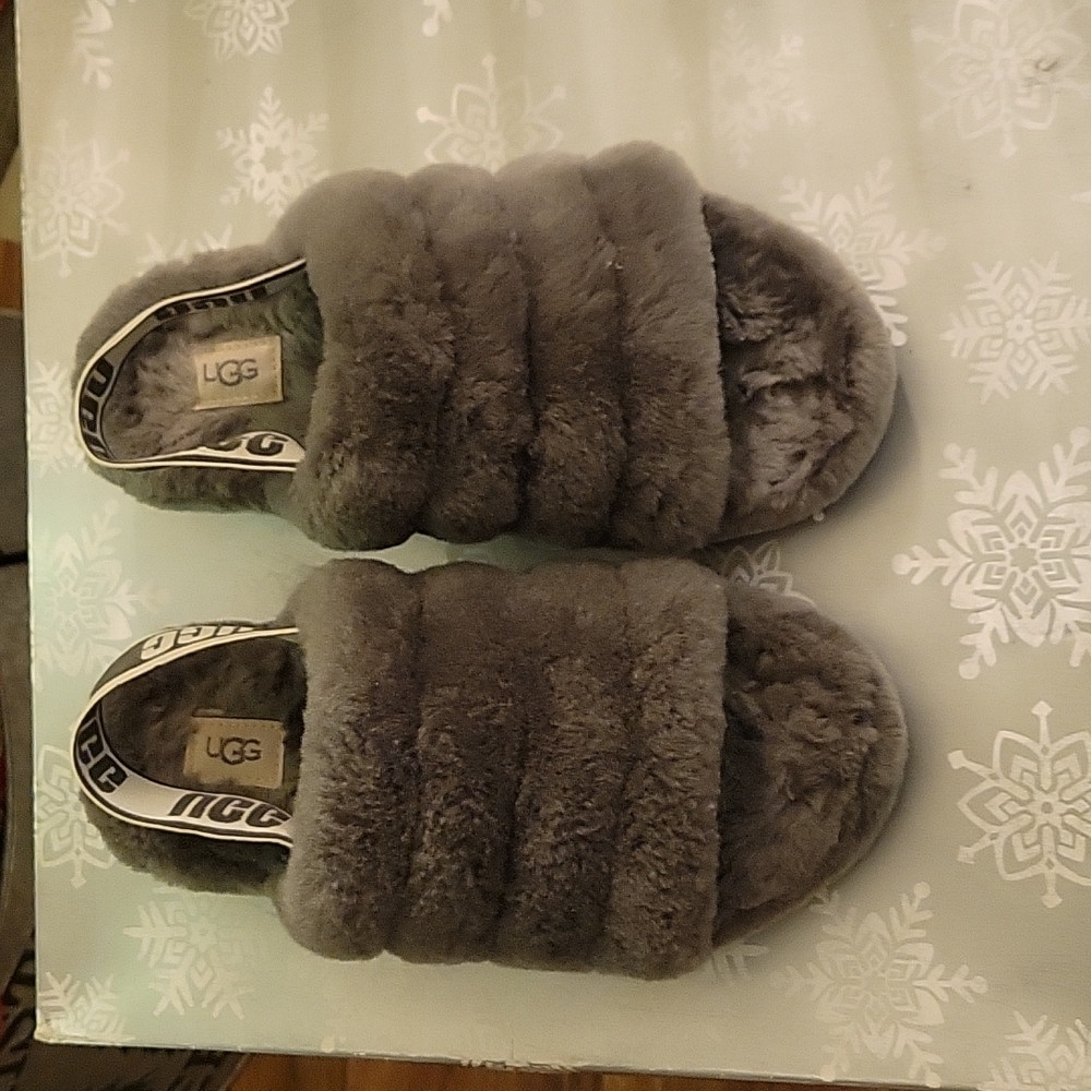 UGG size 7 Women Slippers